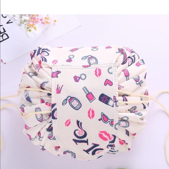 Drawstring makeup/toiletry Bag - Picture 4 of 6